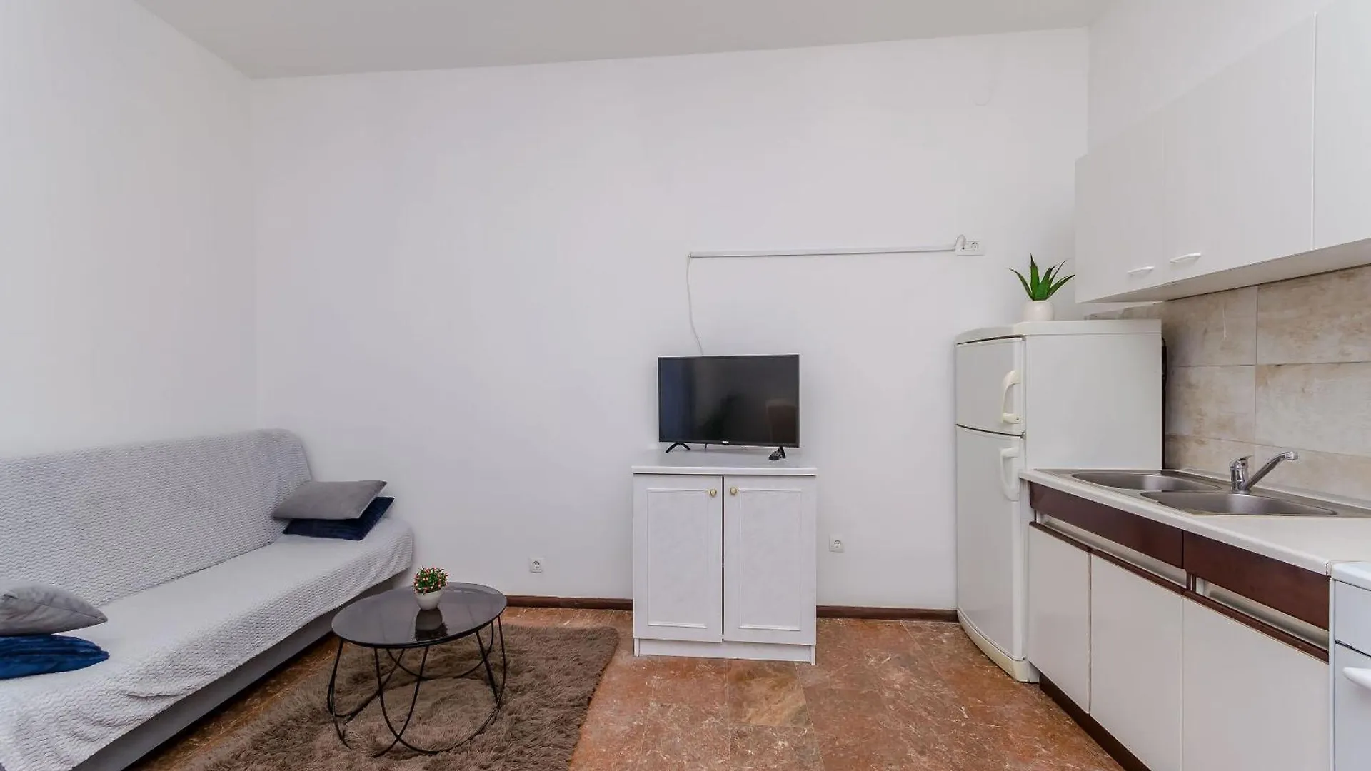 Apartments Tabak Trogir 0*,